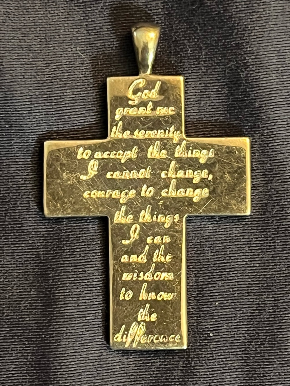 Pre-owned 800 Silver Floral Cross Pendent w/ Serenity Phrase Etched on the Back - Picture 4 of 6